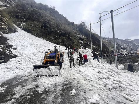 Avalanche sweeps away tourists in northeast India; 7 killed